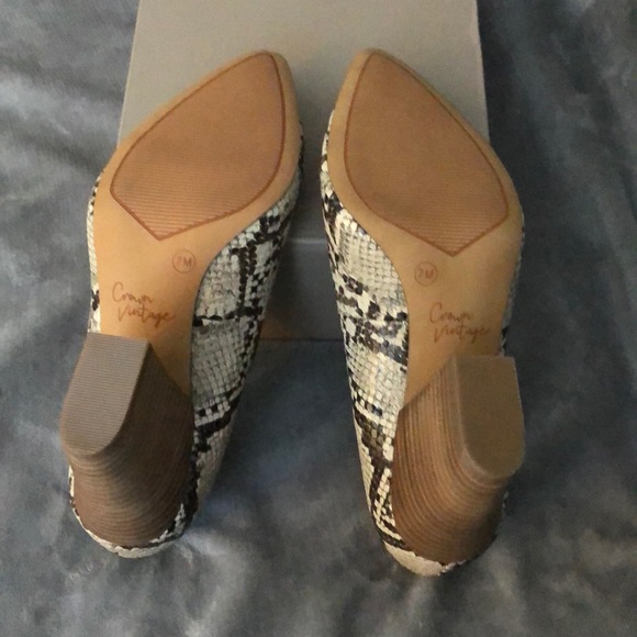 Crown 👑 Vintage Snake skin pumps - Picture 4 of 9